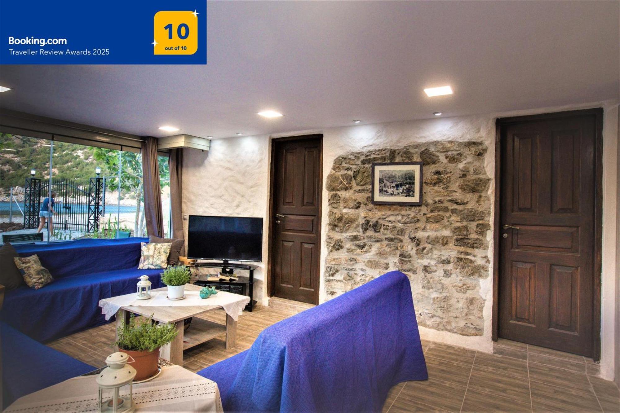 Private Beach House Irene Mare Poros Town Екстер'єр фото